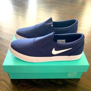 NEW Nike SB Charge Slip shoes / unisex